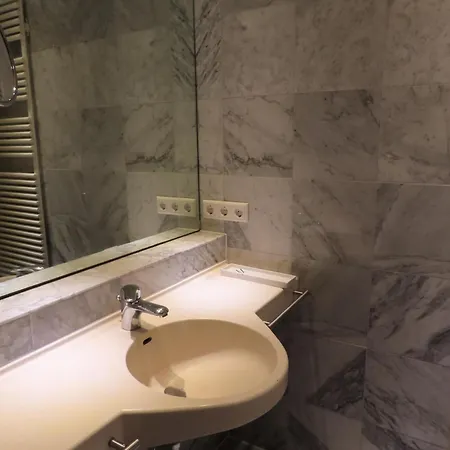 Mariotto Am Burghof 3*